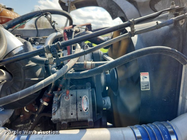 image for item MW9618 2007 Freightliner Coronado  semi truck