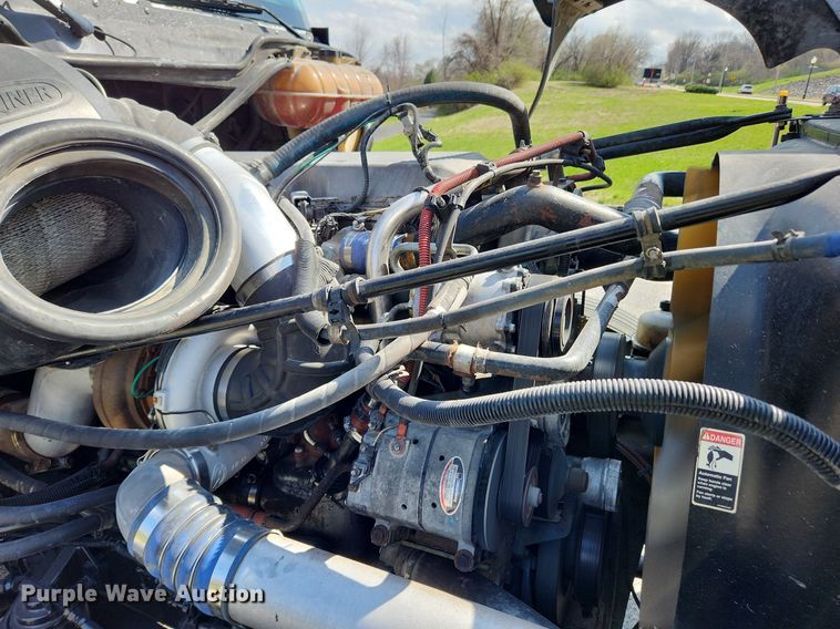 image for item MW9618 2007 Freightliner Coronado  semi truck