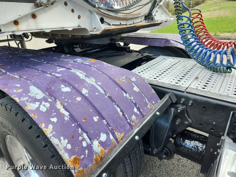 image for item MW9618 2007 Freightliner Coronado  semi truck