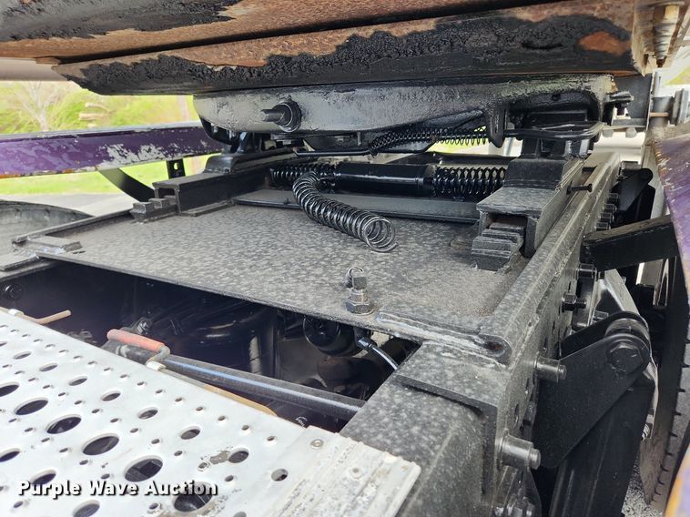 image for item MW9618 2007 Freightliner Coronado  semi truck