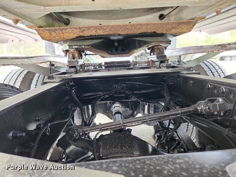 image for item MW9618 2007 Freightliner Coronado  semi truck