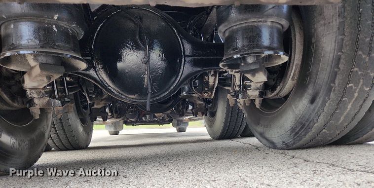 image for item MW9618 2007 Freightliner Coronado  semi truck