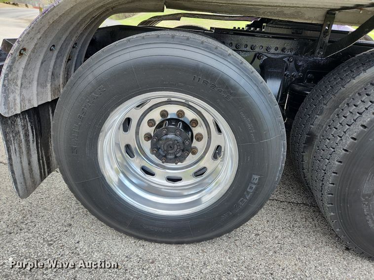 image for item MW9618 2007 Freightliner Coronado  semi truck