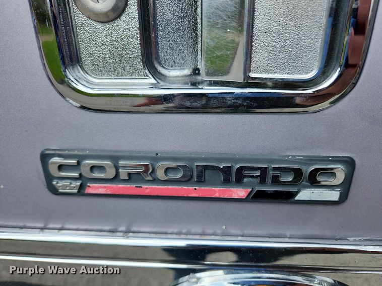 image for item MW9618 2007 Freightliner Coronado  semi truck