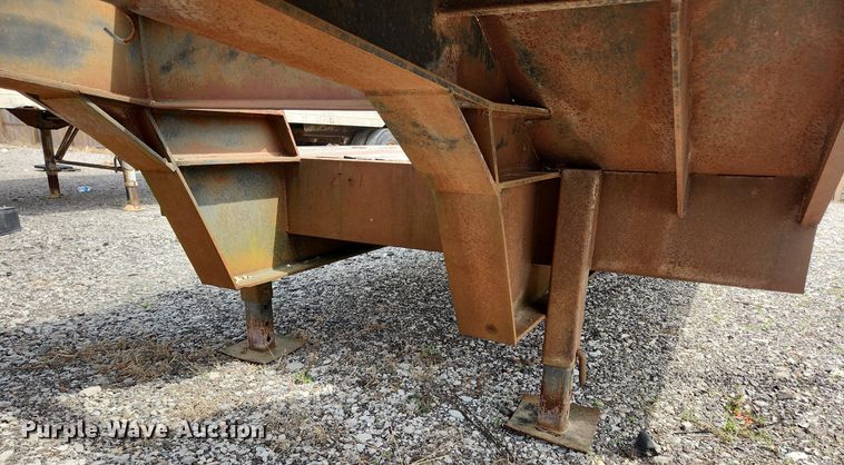 image for item MW9631 1999 Nuttal 235LB  drop deck equipment trailer