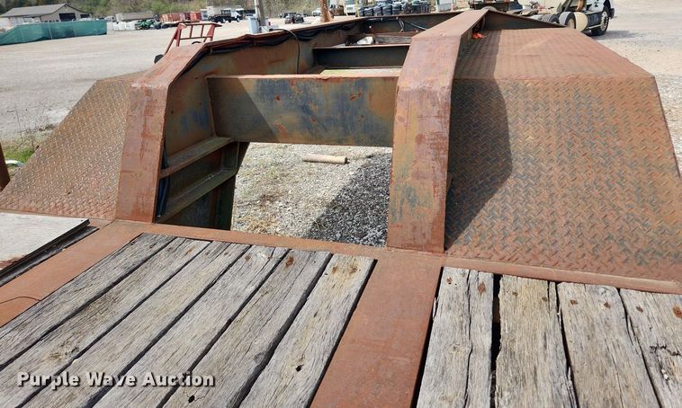 image for item MW9631 1999 Nuttal 235LB  drop deck equipment trailer