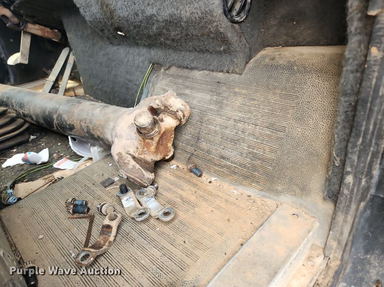 image for item MW9633 1992 International 9400  semi truck