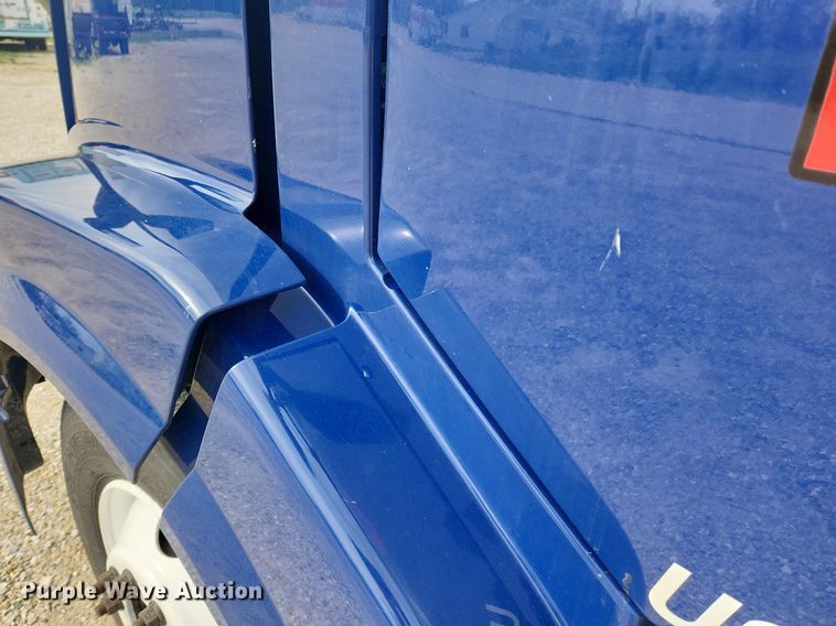 image for item MW9647 2013 Volvo VNL  semi truck