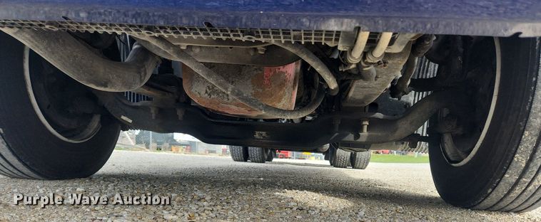 image for item MW9647 2013 Volvo VNL  semi truck