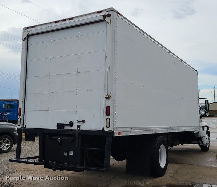 image for item MX9638 2006 International 4300  box truck