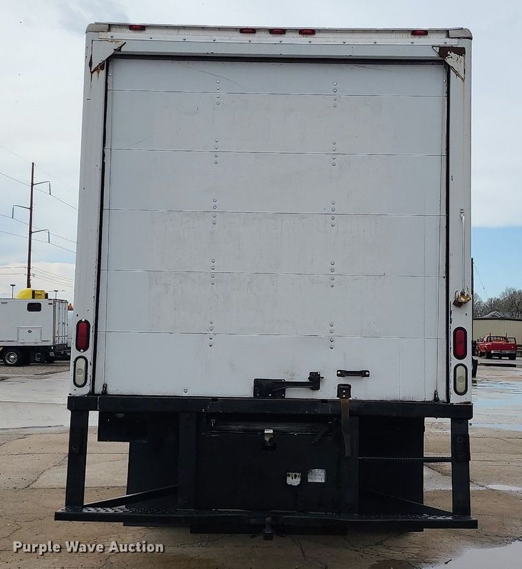 image for item MX9638 2006 International 4300  box truck