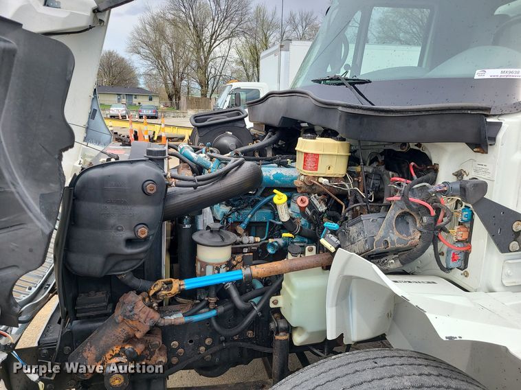 image for item MX9638 2006 International 4300  box truck