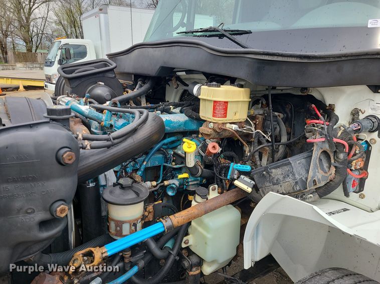 image for item MX9638 2006 International 4300  box truck