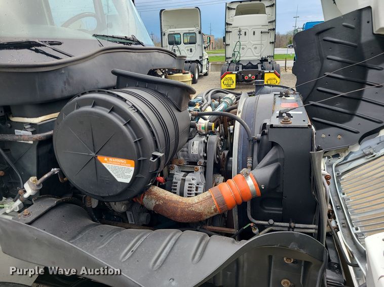 image for item MX9638 2006 International 4300  box truck