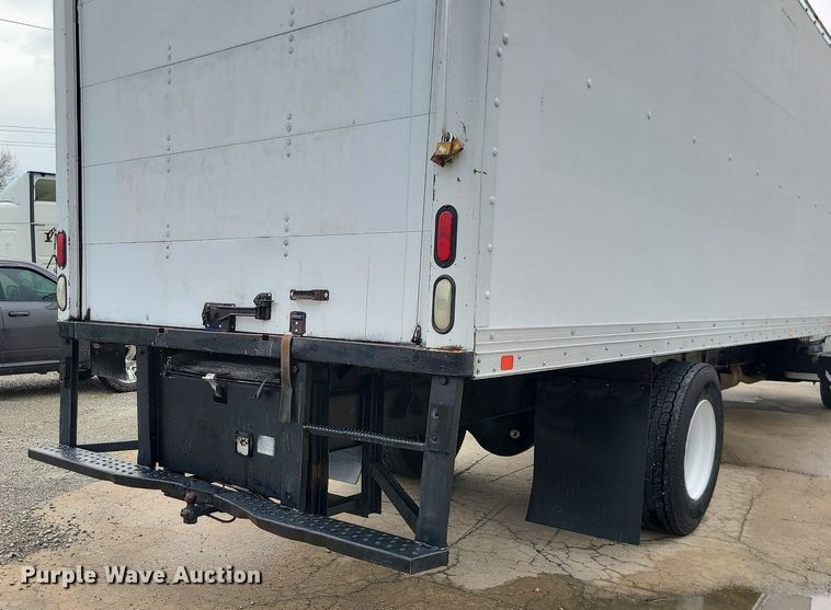 image for item MX9638 2006 International 4300  box truck