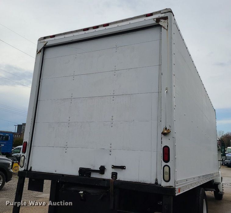 image for item MX9638 2006 International 4300  box truck