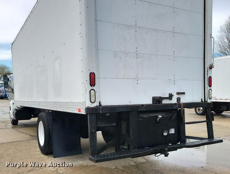 image for item MX9638 2006 International 4300  box truck