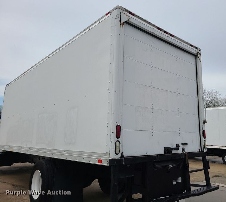 image for item MX9638 2006 International 4300  box truck