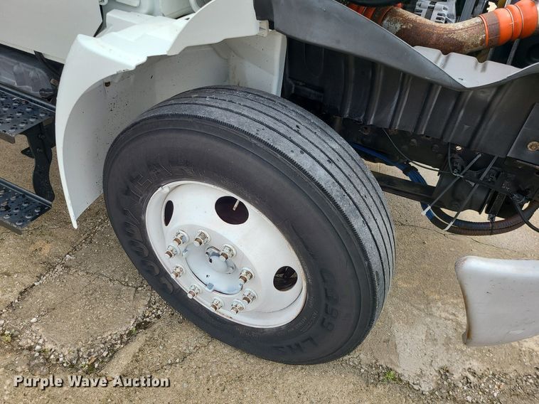 image for item MX9638 2006 International 4300  box truck