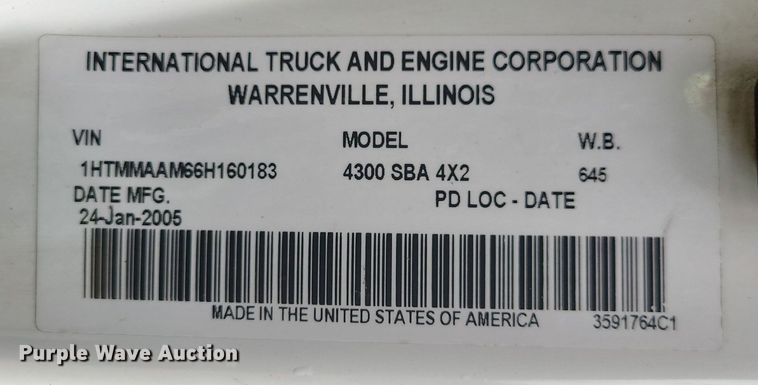 image for item MX9638 2006 International 4300  box truck