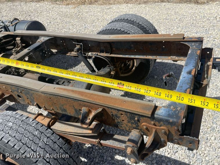 image for item MY9233 2006 Isuzu NPR  truck cab and chassis