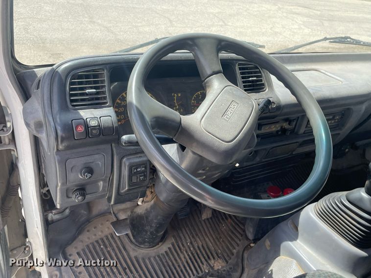 image for item MY9233 2006 Isuzu NPR  truck cab and chassis