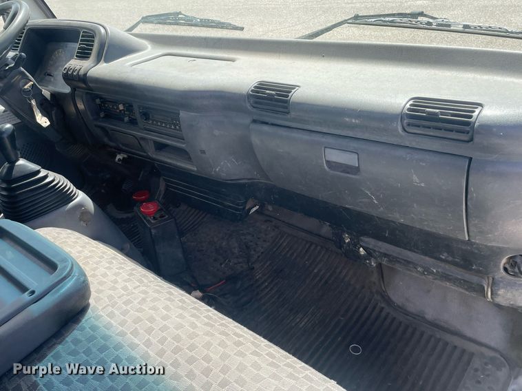 image for item MY9233 2006 Isuzu NPR  truck cab and chassis