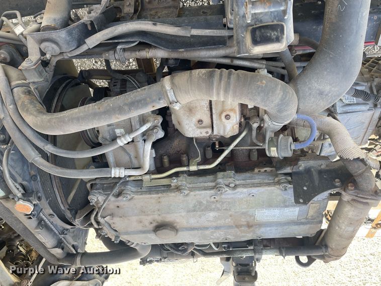 image for item MY9233 2006 Isuzu NPR  truck cab and chassis