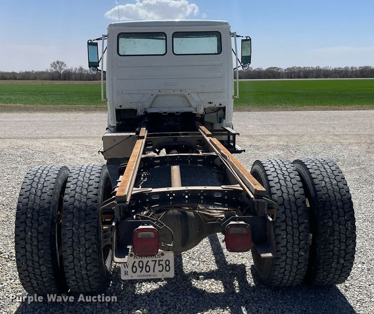 image for item MY9234 2002 Freightliner FL70  truck cab and chassis