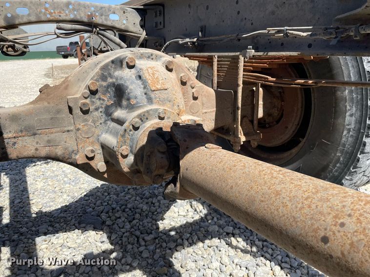 image for item MY9234 2002 Freightliner FL70  truck cab and chassis