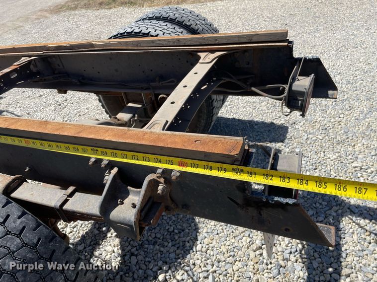 image for item MY9234 2002 Freightliner FL70  truck cab and chassis