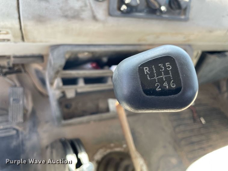 image for item MY9234 2002 Freightliner FL70  truck cab and chassis