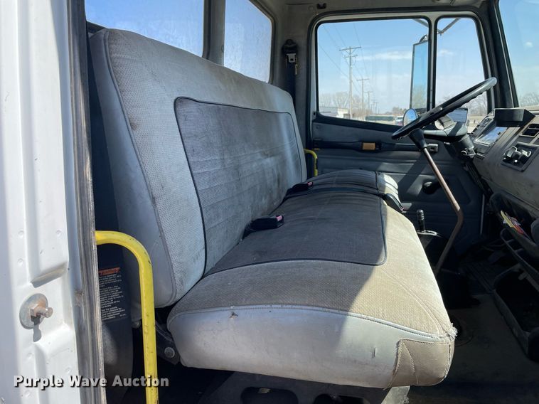 image for item MY9234 2002 Freightliner FL70  truck cab and chassis