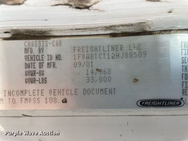 image for item MY9234 2002 Freightliner FL70  truck cab and chassis