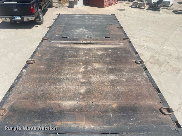 image for item MY9242 2001 International 9100i  flatbed truck