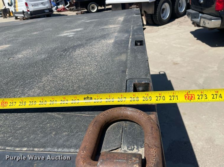 image for item MY9242 2001 International 9100i  flatbed truck