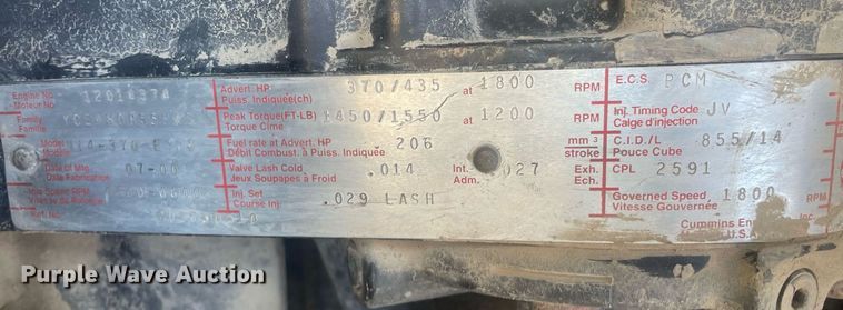 image for item MY9242 2001 International 9100i  flatbed truck