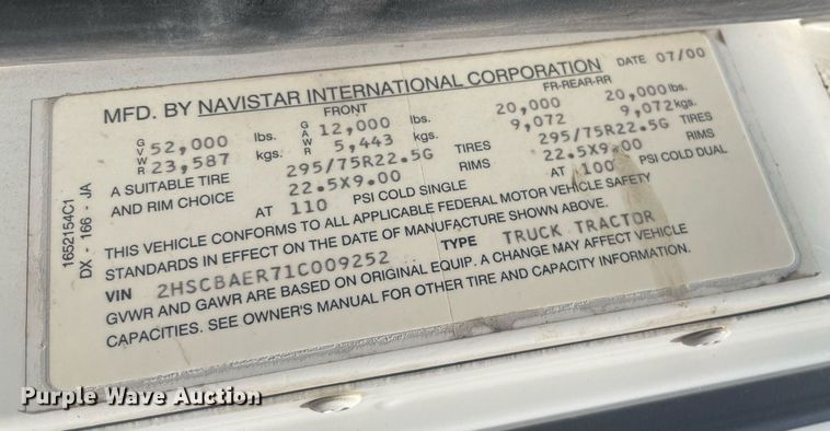 image for item MY9242 2001 International 9100i  flatbed truck