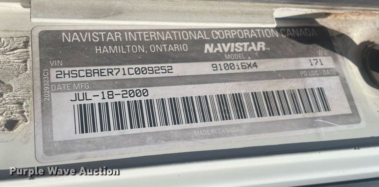 image for item MY9242 2001 International 9100i  flatbed truck