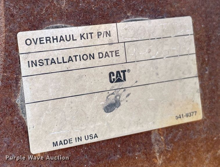 image for item MY9243 2004 Peterbilt 357  semi truck