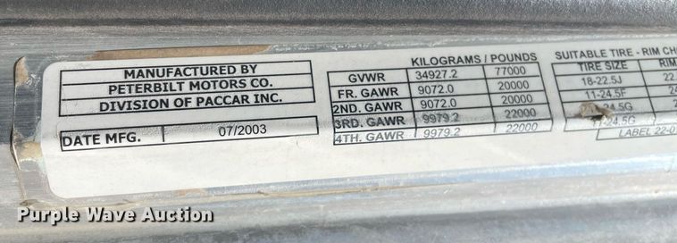 image for item MY9243 2004 Peterbilt 357  semi truck