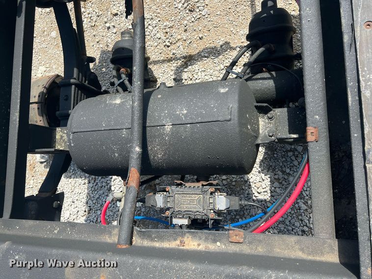 image for item MY9574 Holland  tandem trailer axle