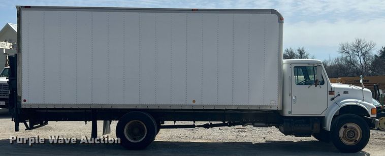 image for item MY9581 1994 International 4700  box truck