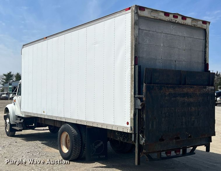 image for item MY9581 1994 International 4700  box truck