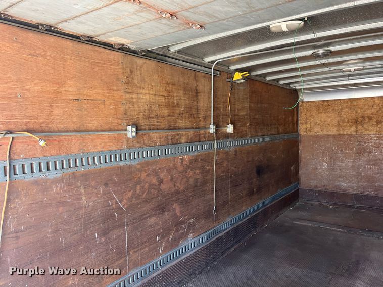 image for item MY9581 1994 International 4700  box truck