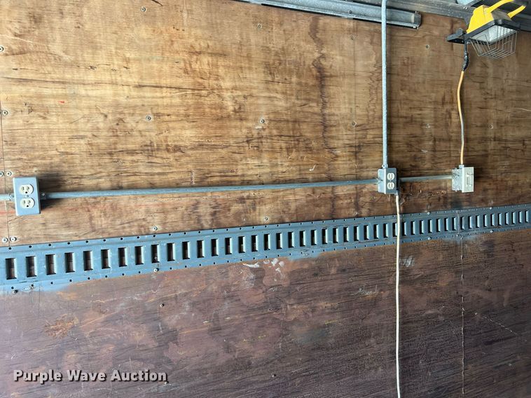 image for item MY9581 1994 International 4700  box truck