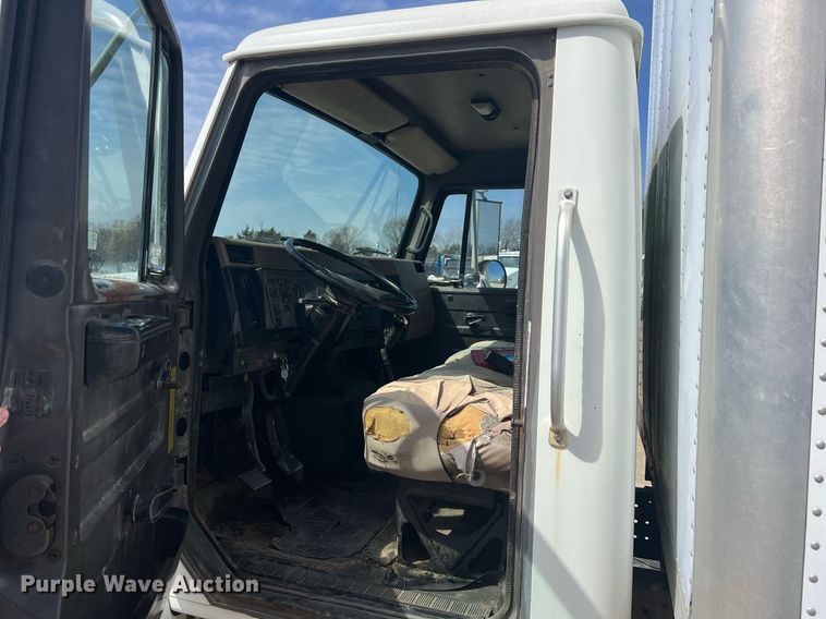 image for item MY9581 1994 International 4700  box truck