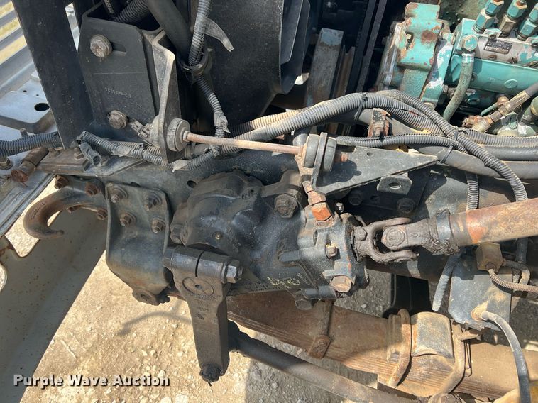 image for item MY9581 1994 International 4700  box truck