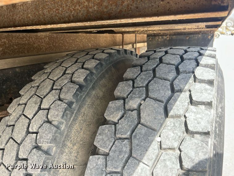 image for item MY9581 1994 International 4700  box truck