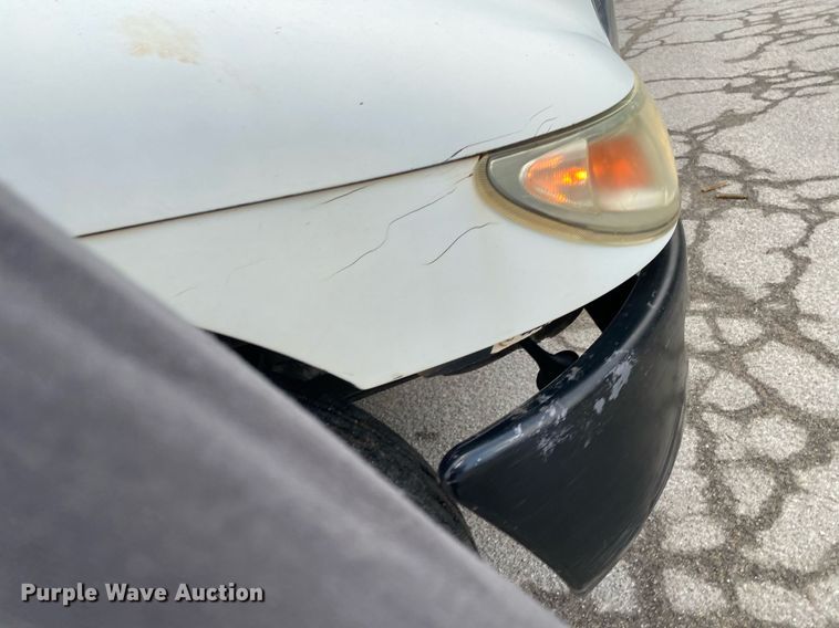 image for item DL7134 2004 International 4300  dump flatbed truck